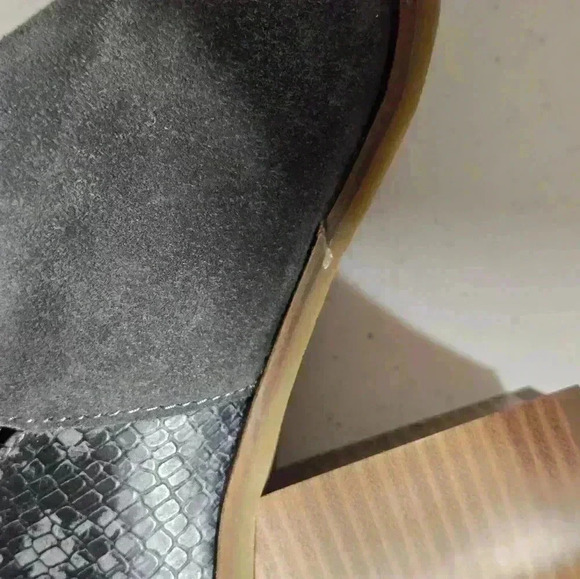 Dolce Vita DV8 Shai Mixed Material Heeled Gray Bootie Boots Shoes Size 9 - Picture 7 of 7